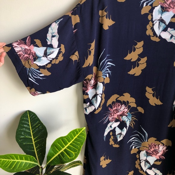 Minimum Botanical Kimono - Picture 4 of 4